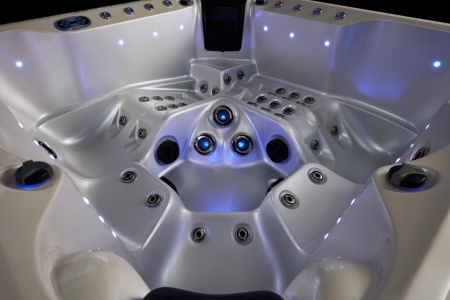 Гидромассажный СПА бассейн Joyee SPA London Гидромассажный СПА бассейн Joyee SPA London